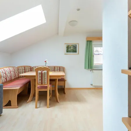 Cosy In With Balcony And View *